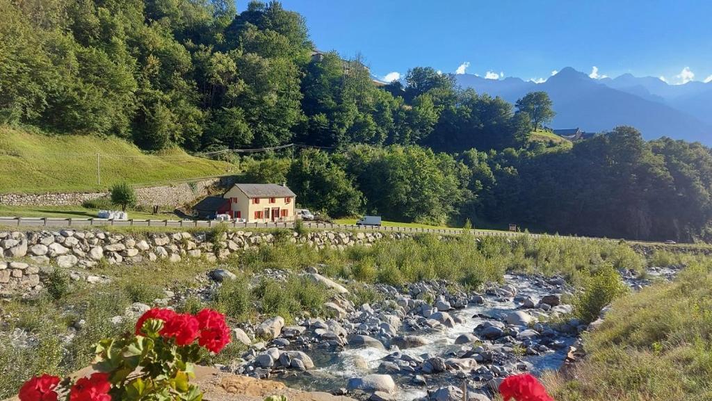 Soupiets Bed & Breakfast Betpouey Bagian luar foto